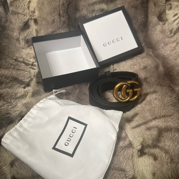 GG Gucci Women’s Black Leather Belt - Picture 2 of 5